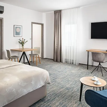 Osvit Apartmanhotel 4*